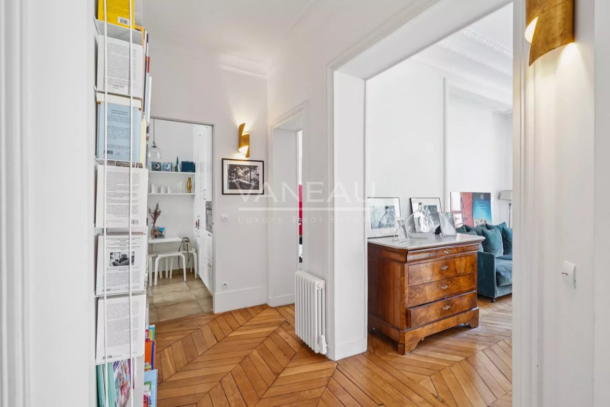 Luxury Apartment for sale in Paris 16Ème, 915 000 €, Photo 5
