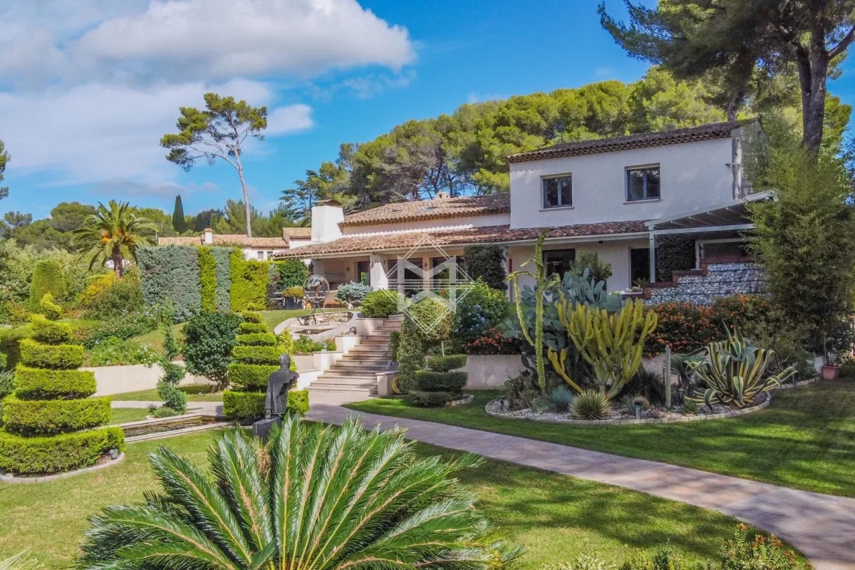 Maison de luxe à vendre à Biot, 2 750 000 €, Photo 1