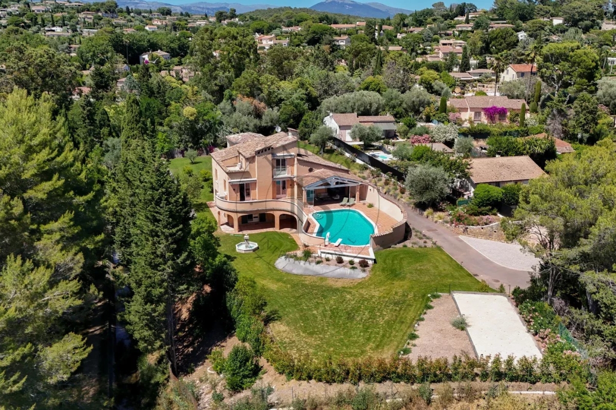 Maison de luxe à vendre à Mougins, 1 950 000 €, Photo 1