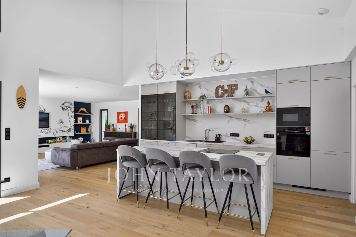 Maison de luxe à louer à Le Taillan-Médoc, 4 500 €, Photo 3