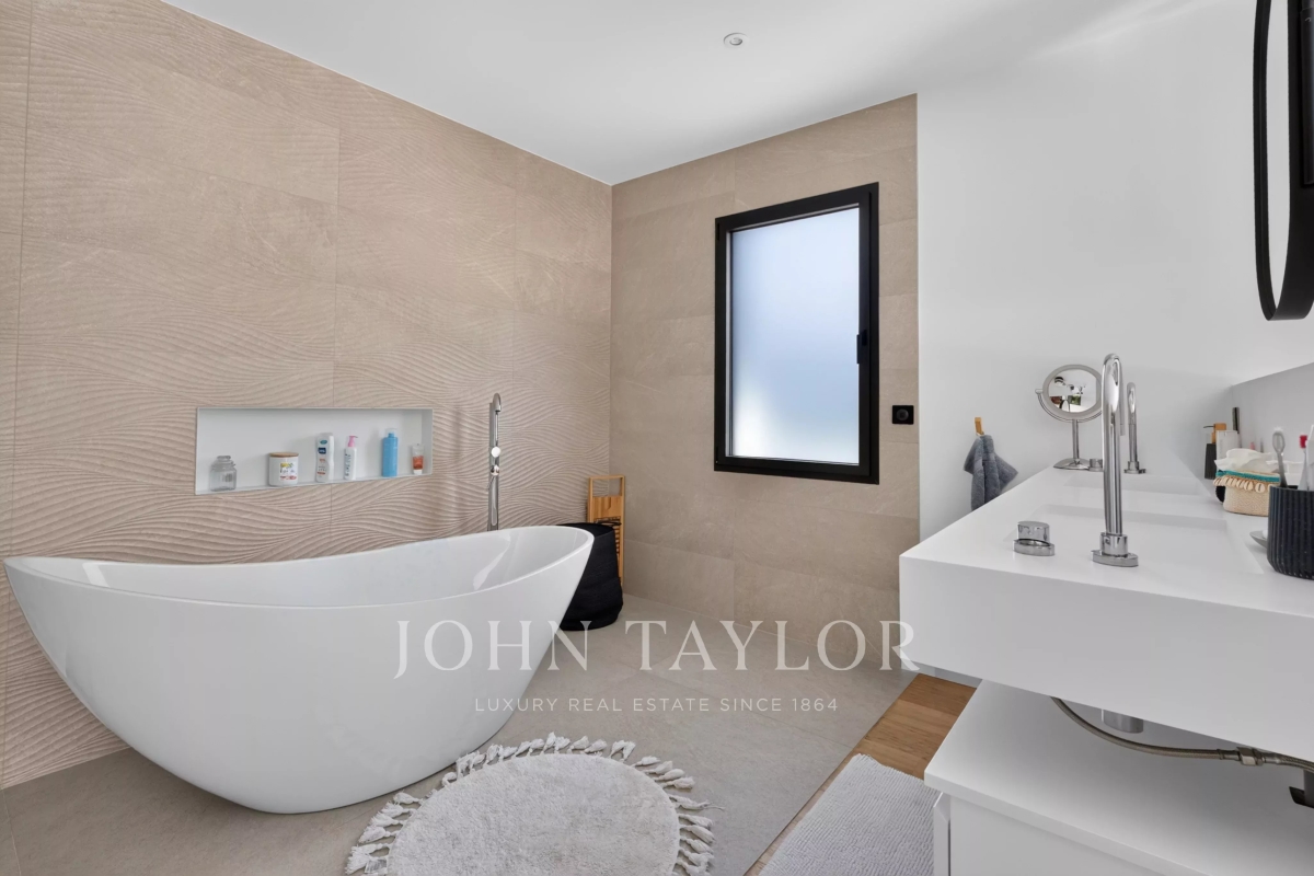 Maison de luxe à louer à Le Taillan-Médoc, 4 500 €, Photo 7