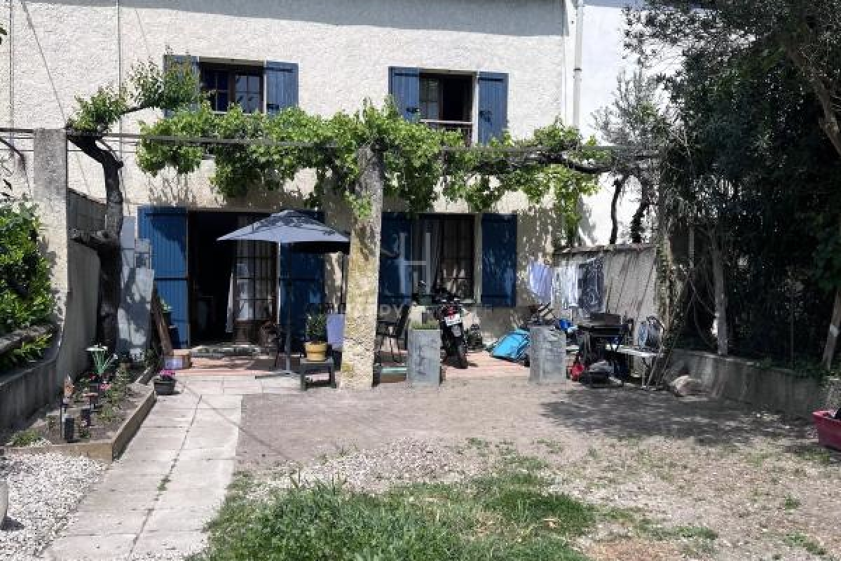 Luxury House for sale in Saint-Rémy-de-Provence, 289 000 €, Photo 1