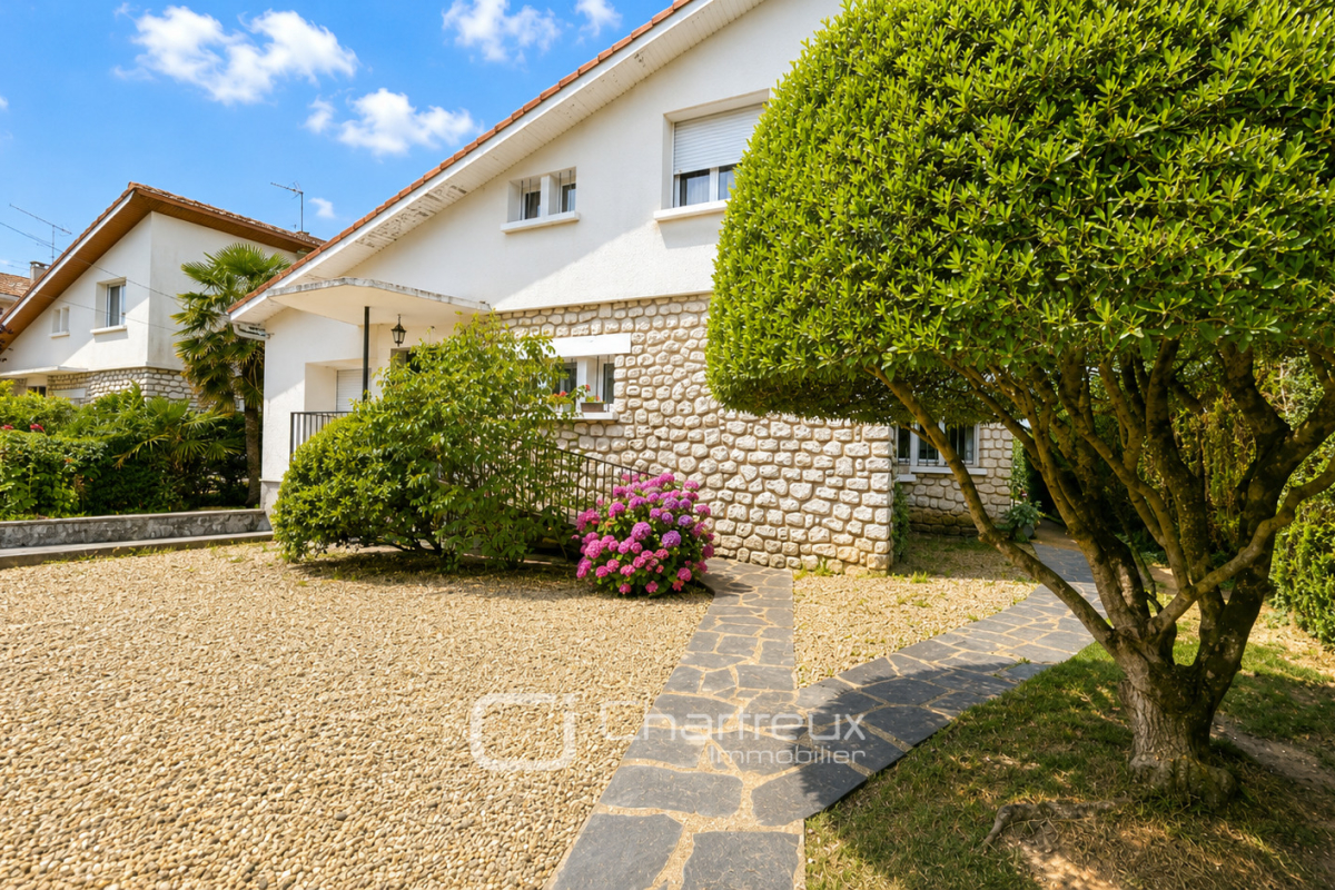 Maison de luxe à vendre à Royan, 949 000 €, Photo 1