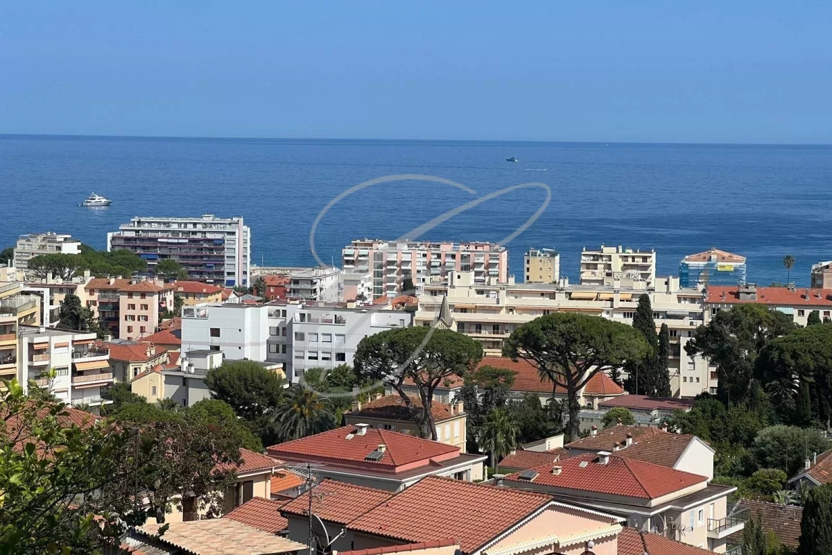 Luxury Apartment for sale in Roquebrune-Cap-Martin, 385 000 €, Photo 1