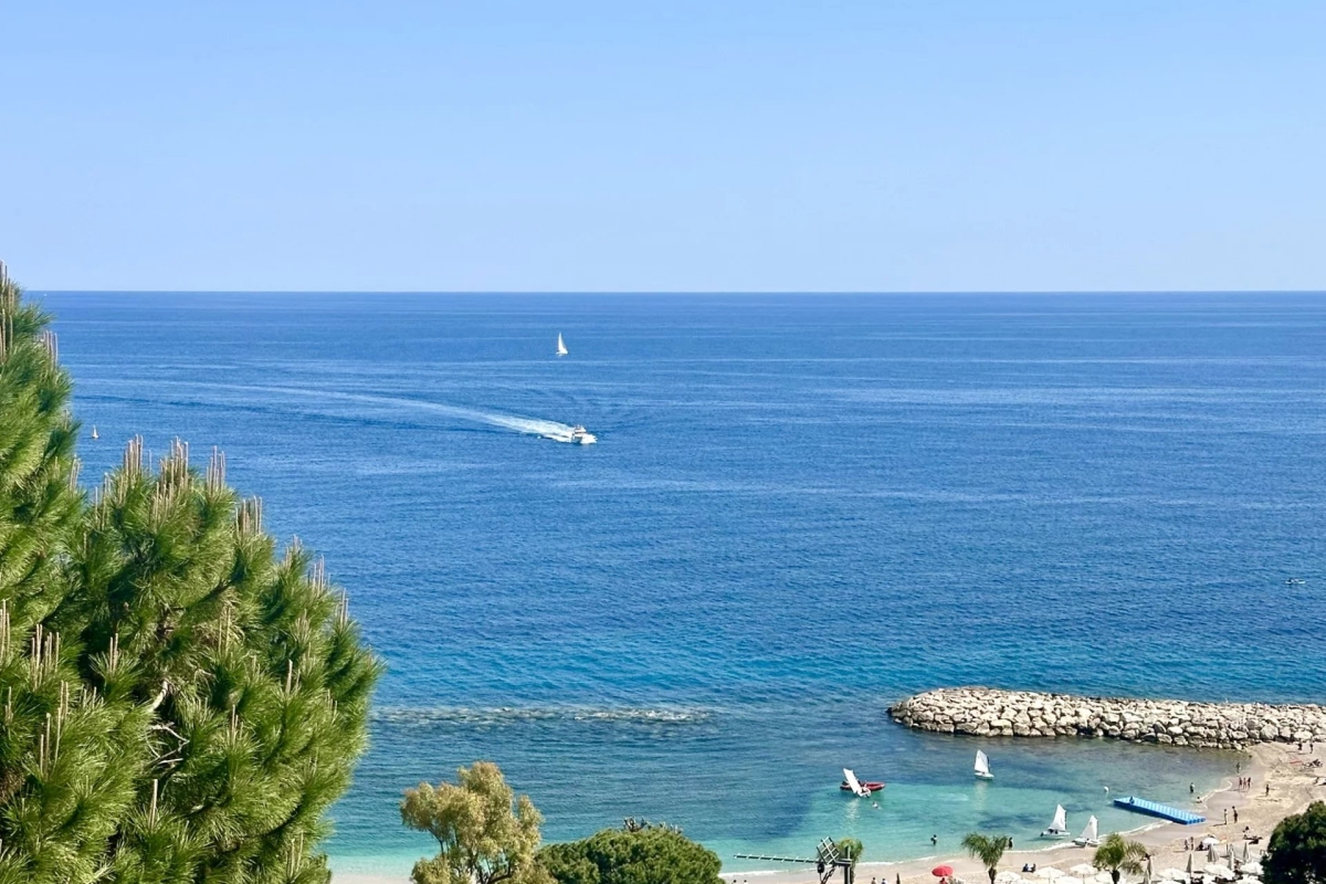 Luxury Apartment for sale in Cap-d'Ail, 335 000 €, Photo 1