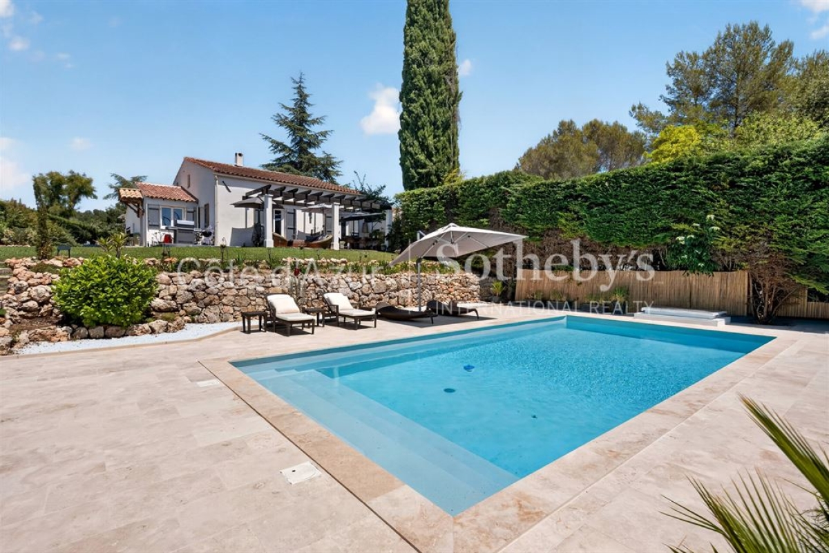 Luxury House for sale in Grasse, 850 000 €, Photo 2