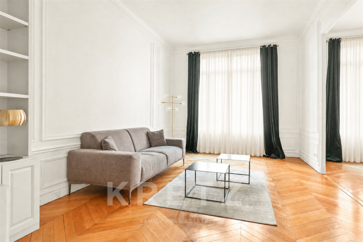 Luxury Apartment for sale in Paris 7ème, 1 315 000 €, Photo 2
