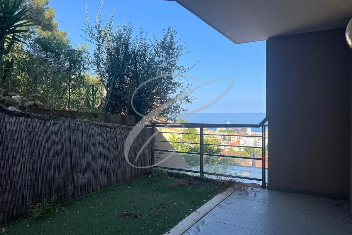 Luxury Apartment for sale in Roquebrune-Cap-Martin, 385 000 €, Photo 2