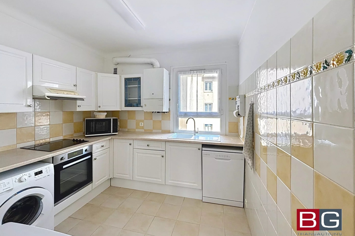 Appartement de luxe à vendre à Antibes, 339 000 €, Photo 2