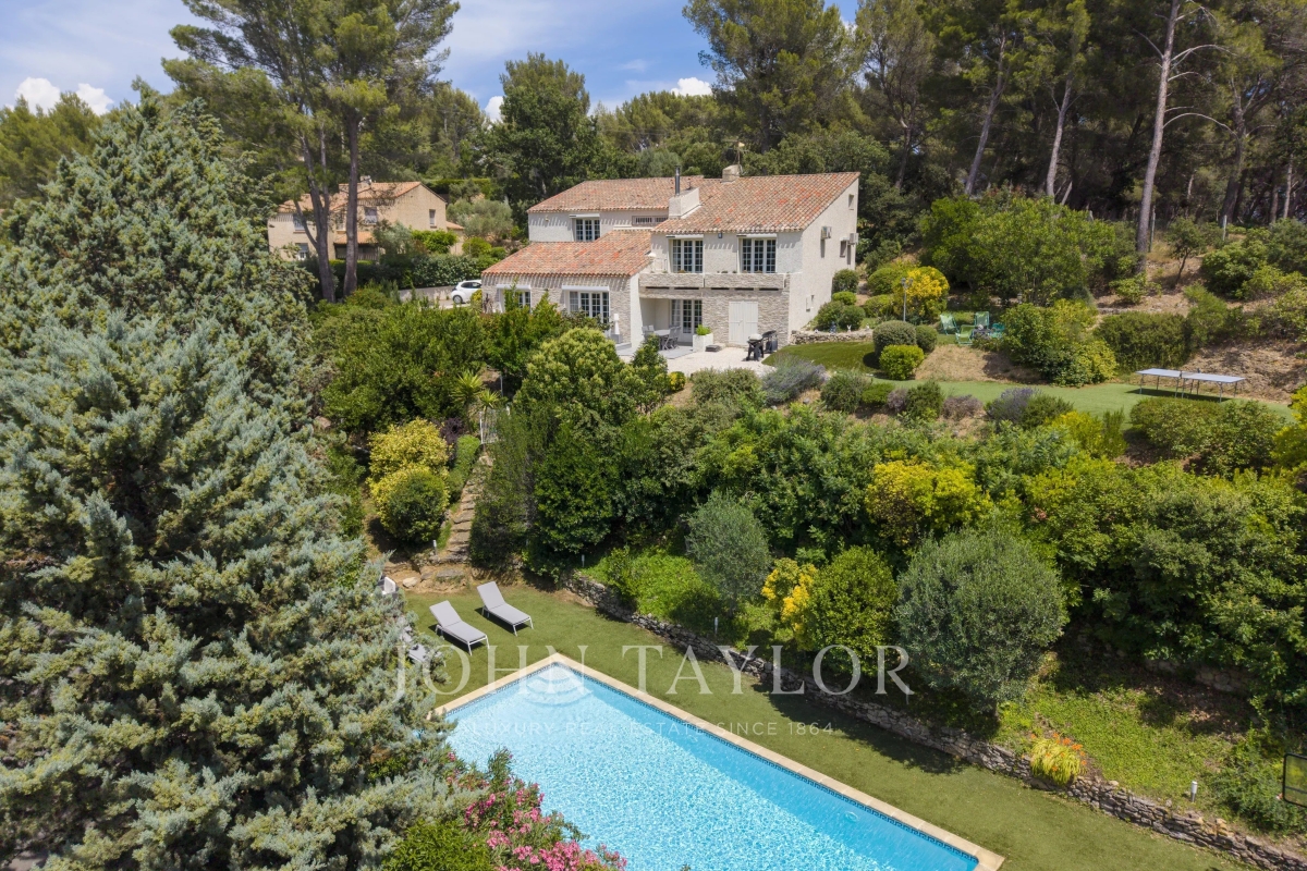 Luxury House for sale in Aubagne, 995 000 €, Photo 1