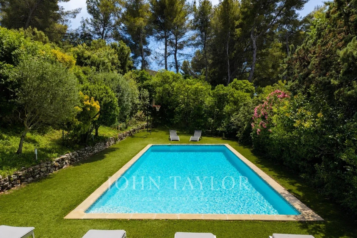 Luxury House for sale in Aubagne, 995 000 €, Photo 2