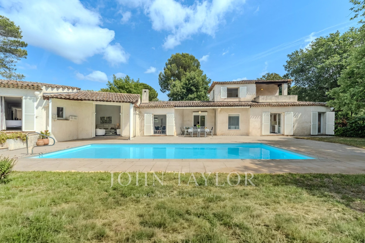 Maison de luxe à vendre à Roquefort-les-Pins, 1 590 000 €, Photo 2