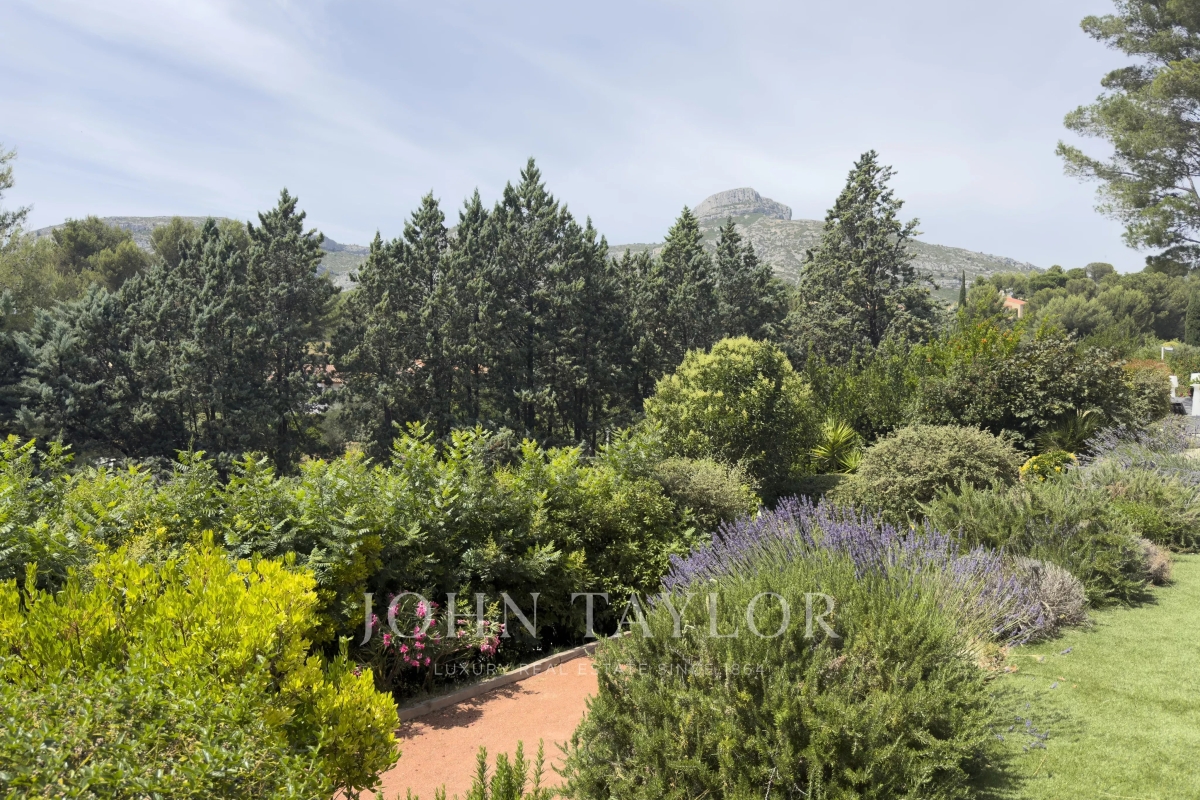 Luxury House for sale in Aubagne, 995 000 €, Photo 3
