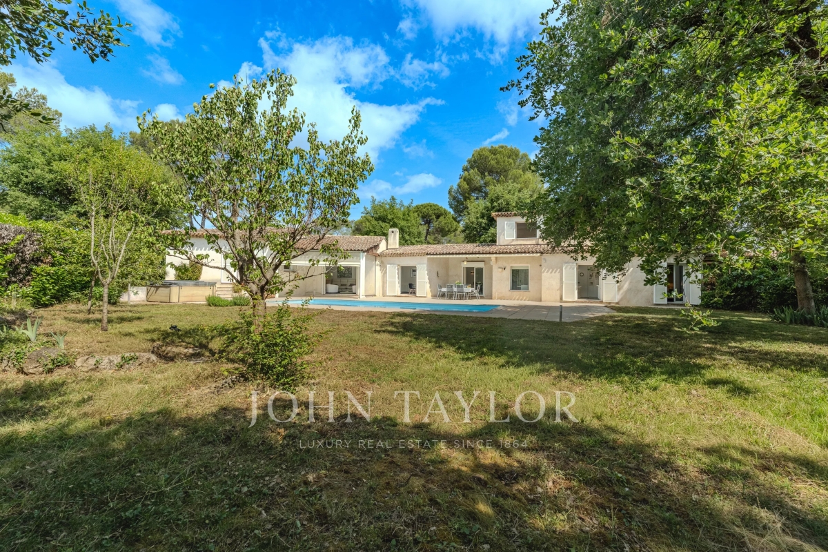 Maison de luxe à vendre à Roquefort-les-Pins, 1 590 000 €, Photo 3