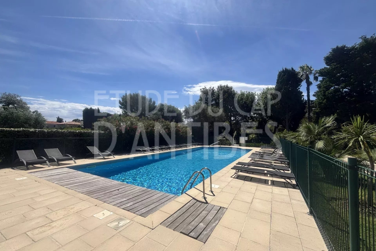 Luxury Apartment for sale in Cap d'Antibes, 890 000 €, Photo 4