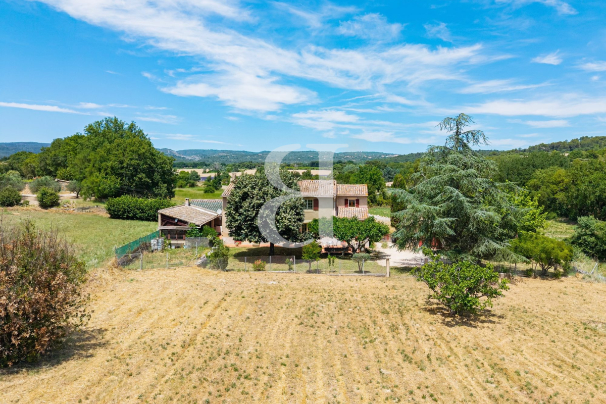 Maison de luxe à vendre à Gordes, 900 000 €, Photo 1