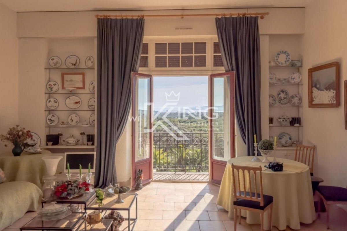 Appartement de luxe à vendre à Saint-Raphaël, 400 000 €, Photo 2