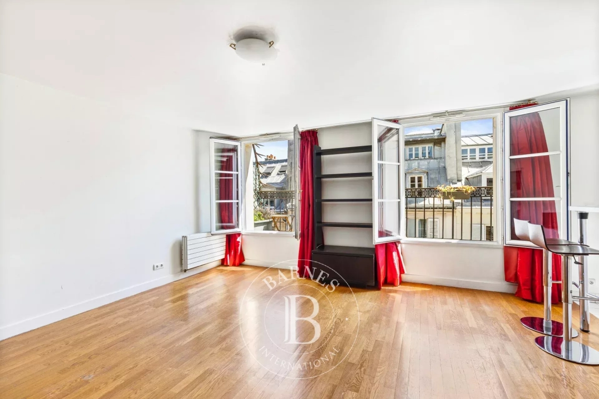 Luxury Apartment for sale in Paris 8ème, 580 000 €, Photo 2