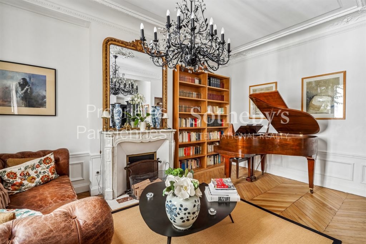 Luxury Apartment for sale in Paris 6Ème, 1 890 000 €, Photo 2