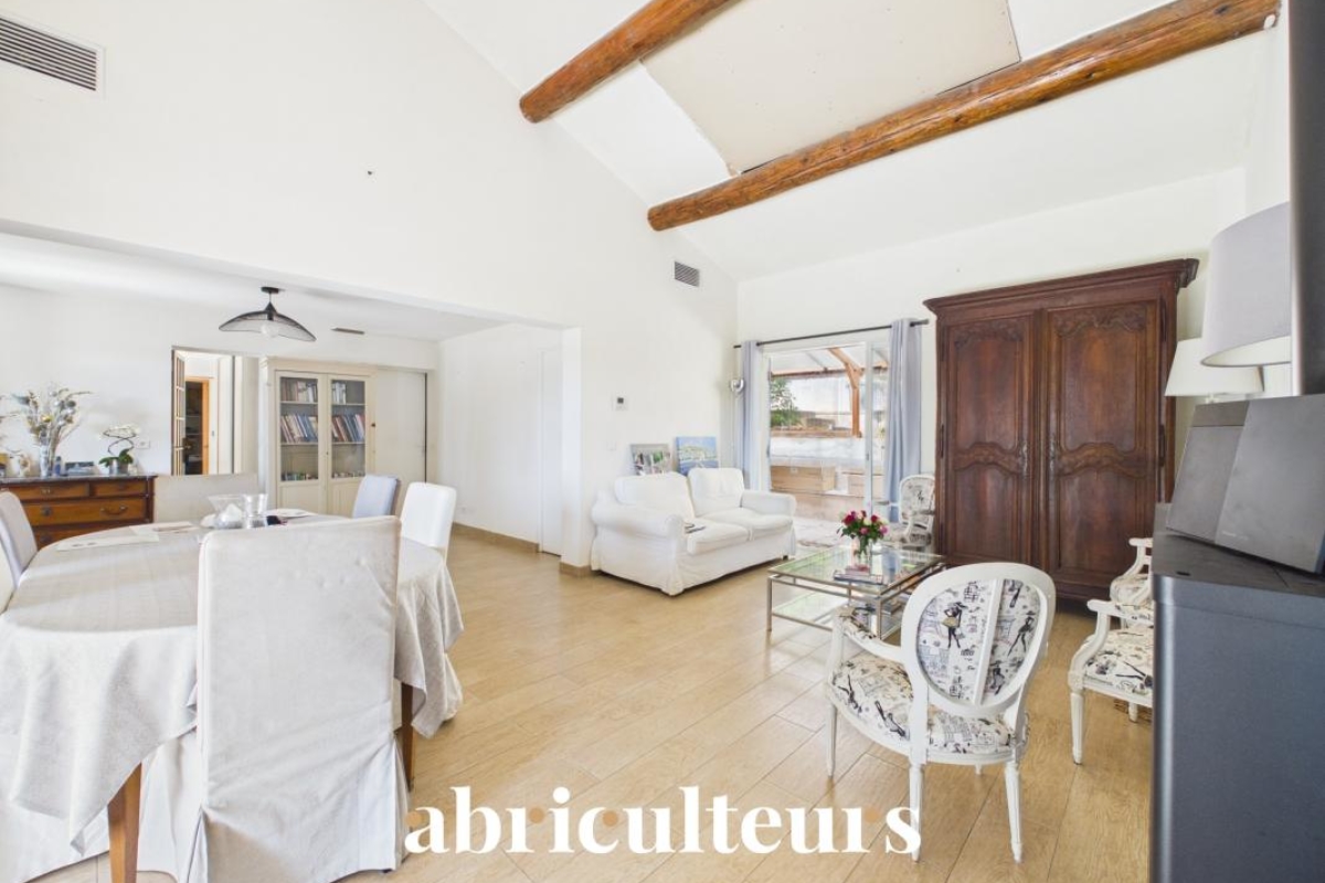 Luxury House for sale in Lauris, 595 000 €, Photo 4