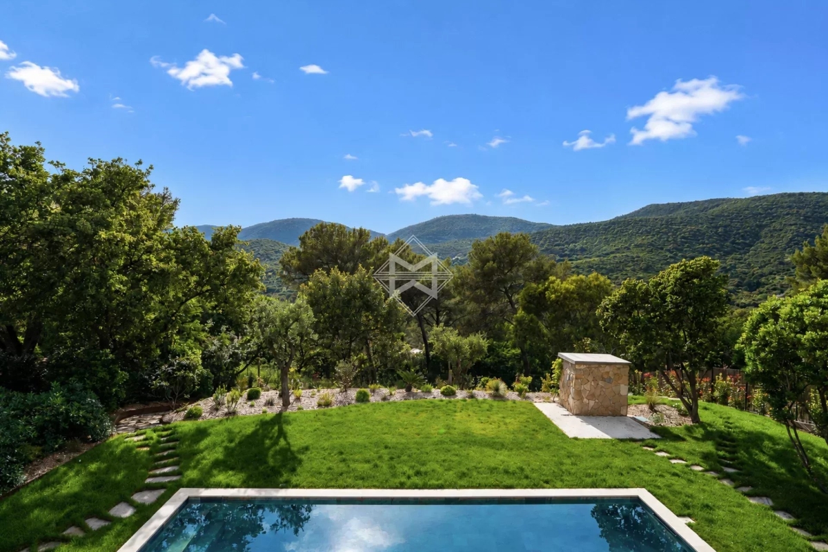 Luxury House for sale in La Croix-Valmer, 2 390 000 €, Photo 1