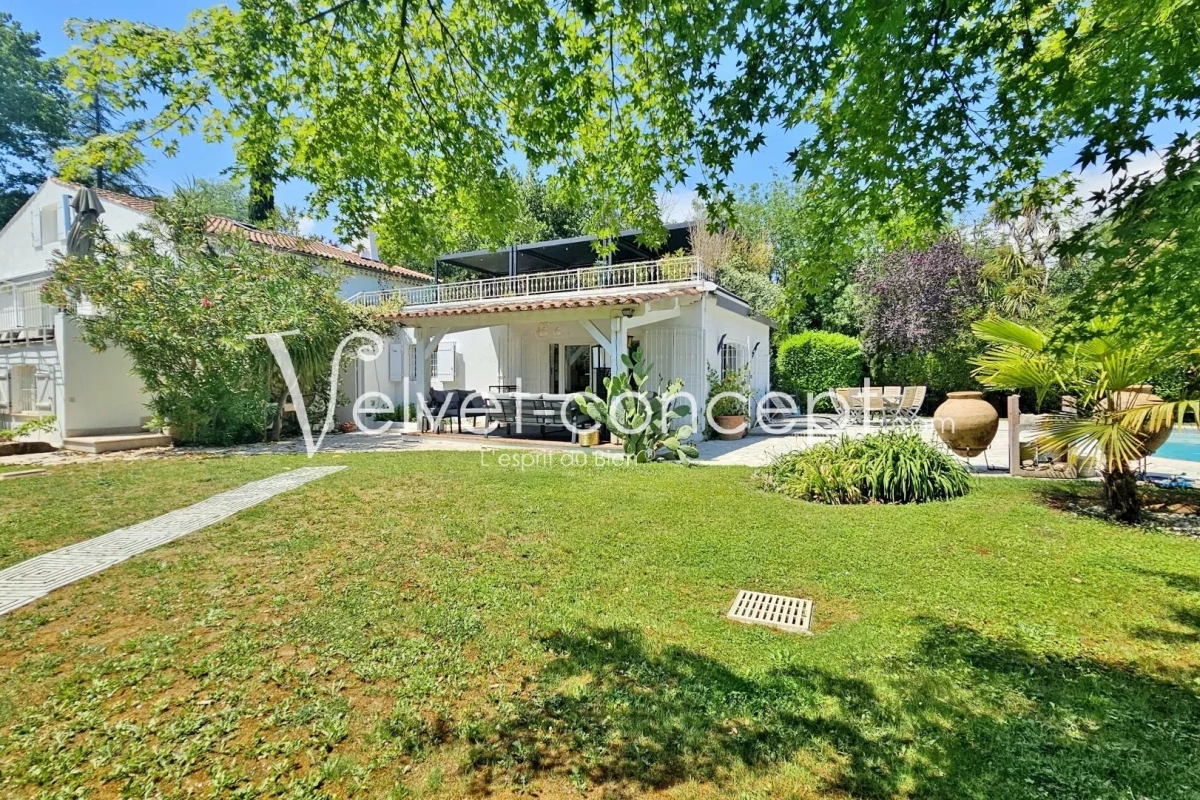 Maison de luxe à vendre à Roquefort-les-Pins, 1 415 000 €, Photo 2