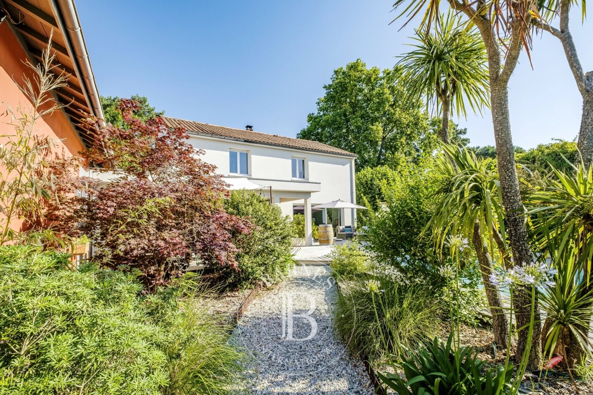 Maison de luxe à vendre à Pessac, 899 000 €, Photo 3