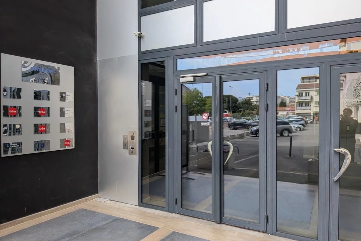 Luxury Apartment for sale in Cannes, 385 000 €, Photo 3