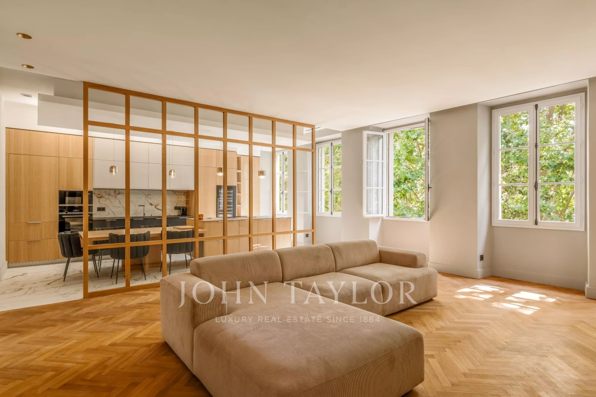 Luxury Apartment for sale in Bordeaux, 1 300 000 €, Photo 1