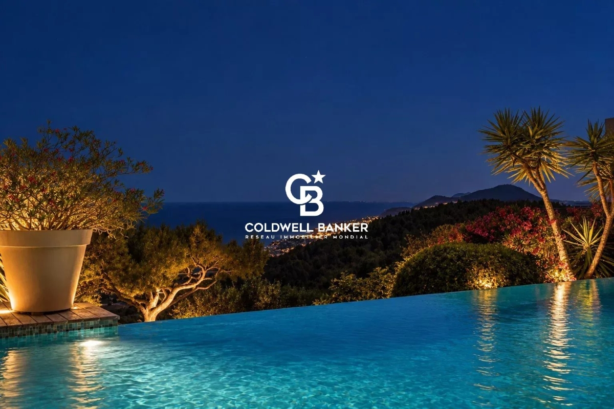 Luxury House for sale in Carqueiranne, 2 390 000 €, Photo 1