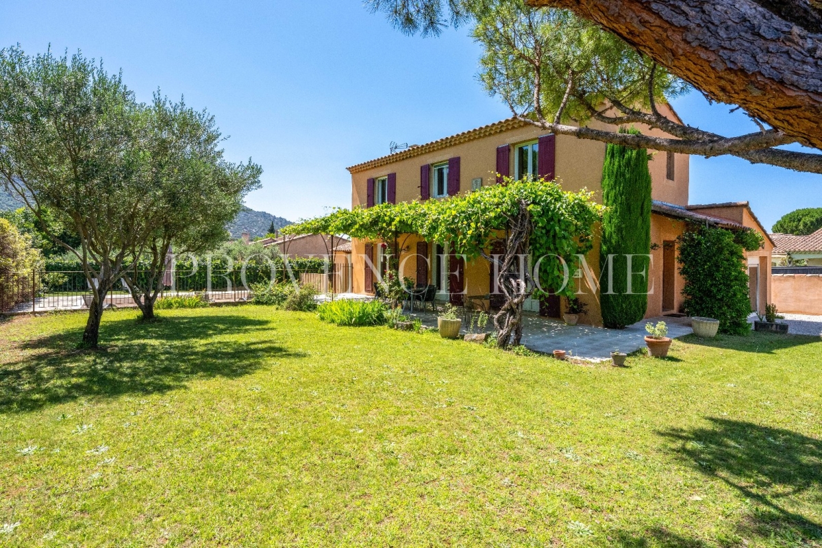 Maison de luxe à vendre à Maubec, 550 000 €, Photo 1