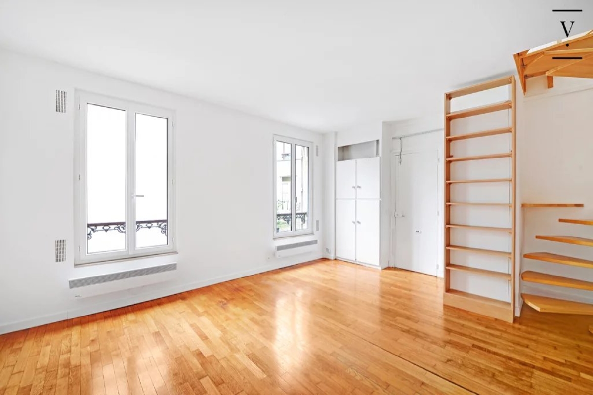 Luxury Apartment for sale in Paris 12ème, 400 000 €, Photo 2