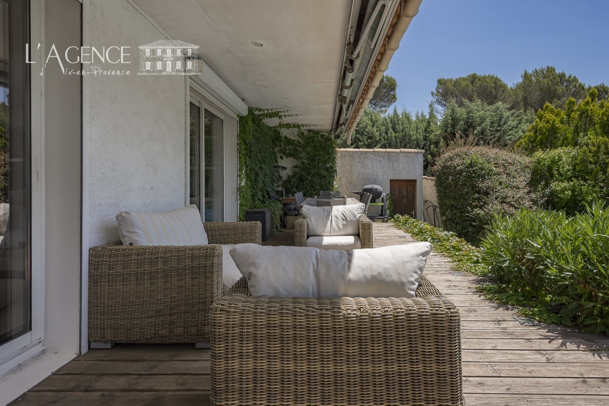 Maison de luxe à vendre à Aix-en-Provence, 785 000 €, Photo 2