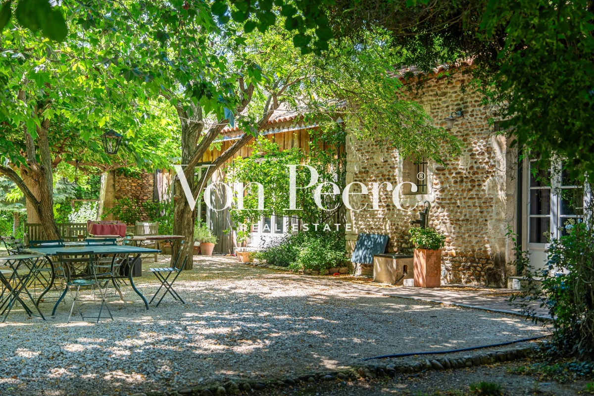 Maison de luxe à vendre à Saint-Martin-de-Crau, 2 350 000 €, Photo 1