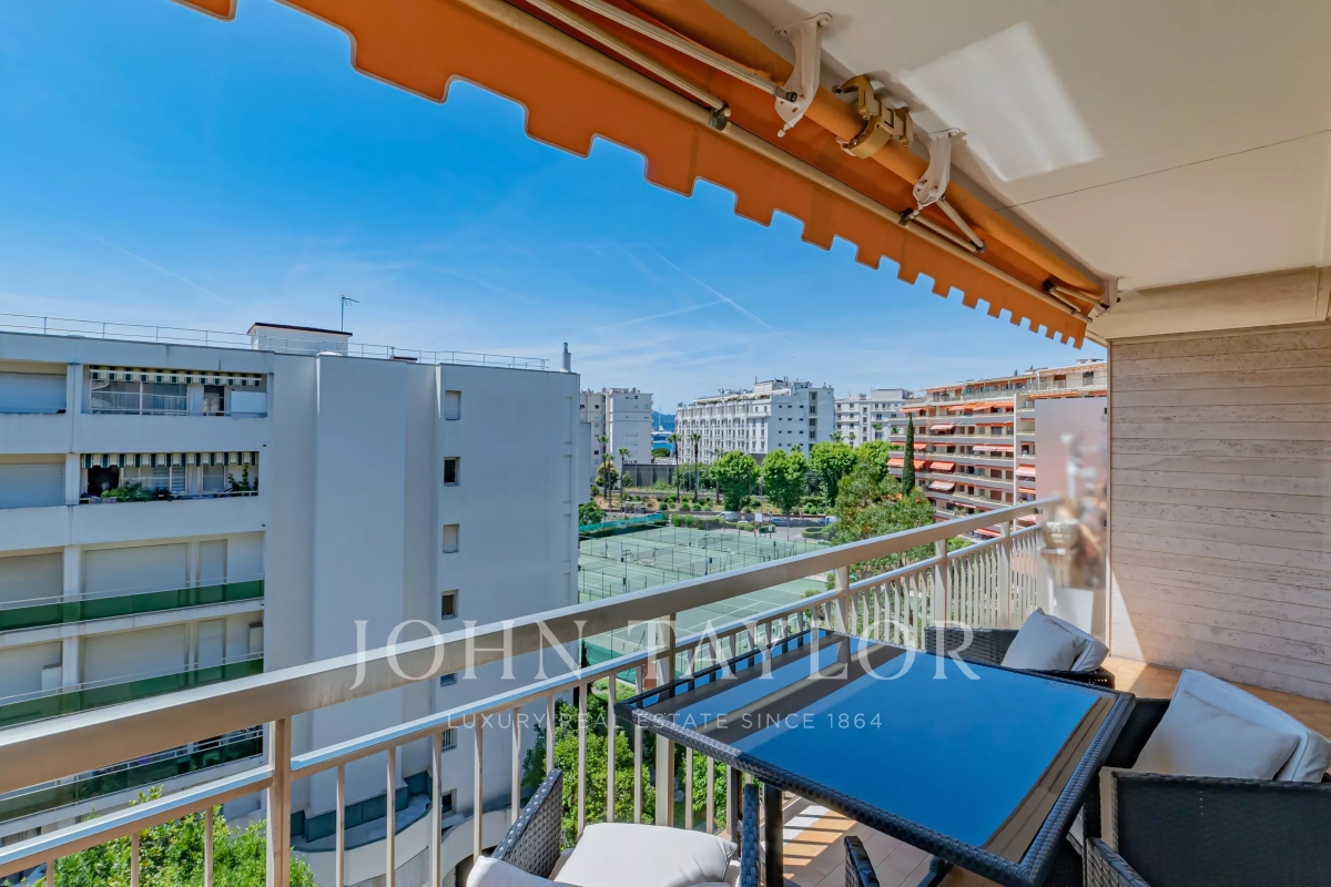 Appartement de luxe à vendre à Cannes, 650 000 €, Photo 2