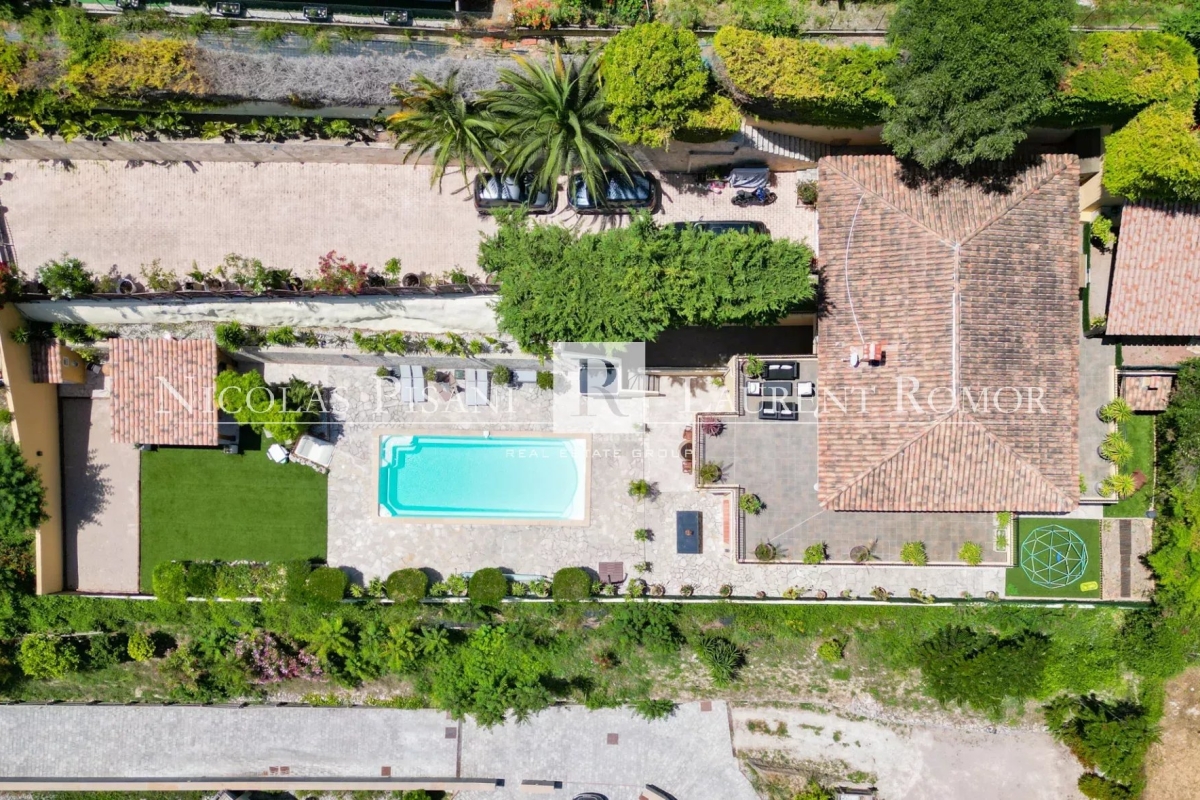 Luxury House for sale in Èze, 2 500 000 €, Photo 3