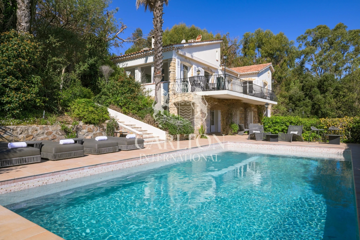 Maison de luxe à louer à Vallauris, 11 000 €, Photo 1