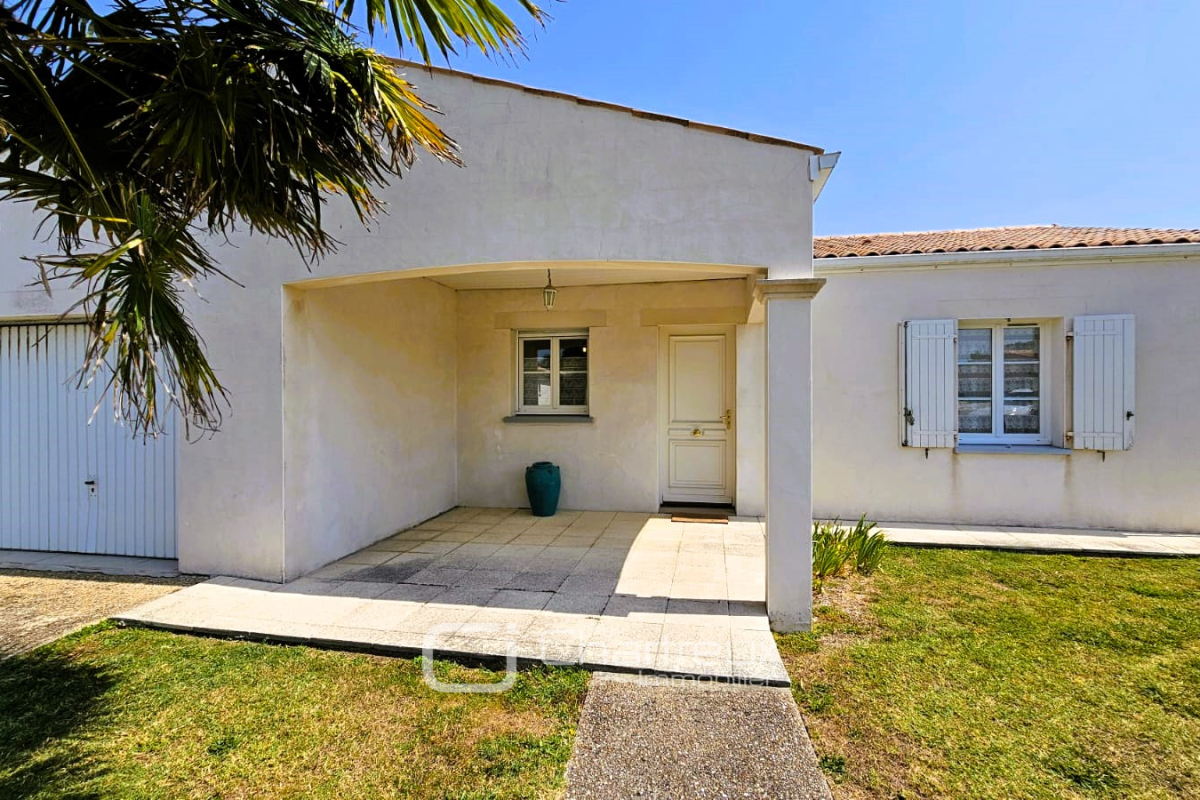 Maison de luxe à vendre à Saint-Sulpice-de-Royan, 367 000 €, Photo 2