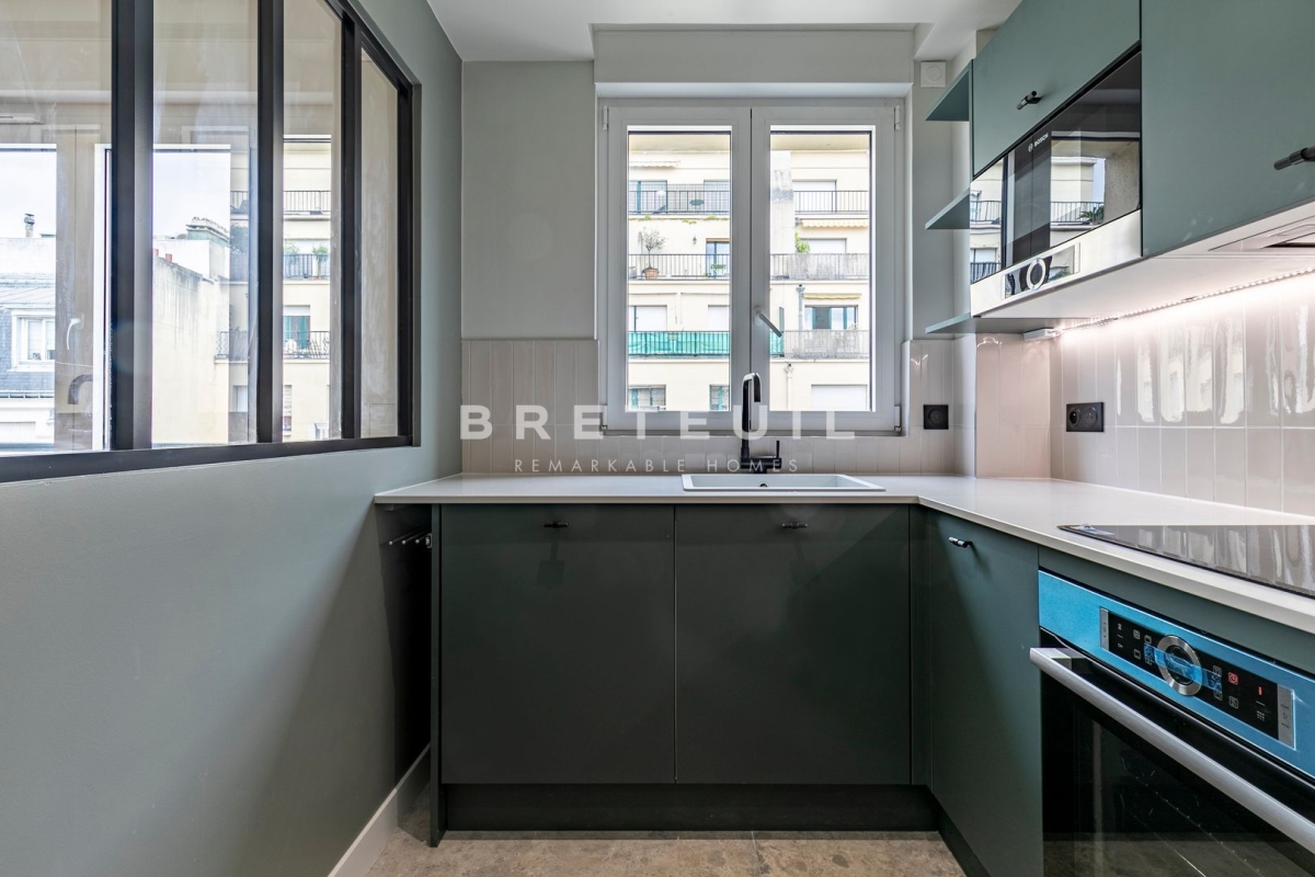Appartement de luxe à vendre à Paris 7ème, 940 000 €, Photo 2