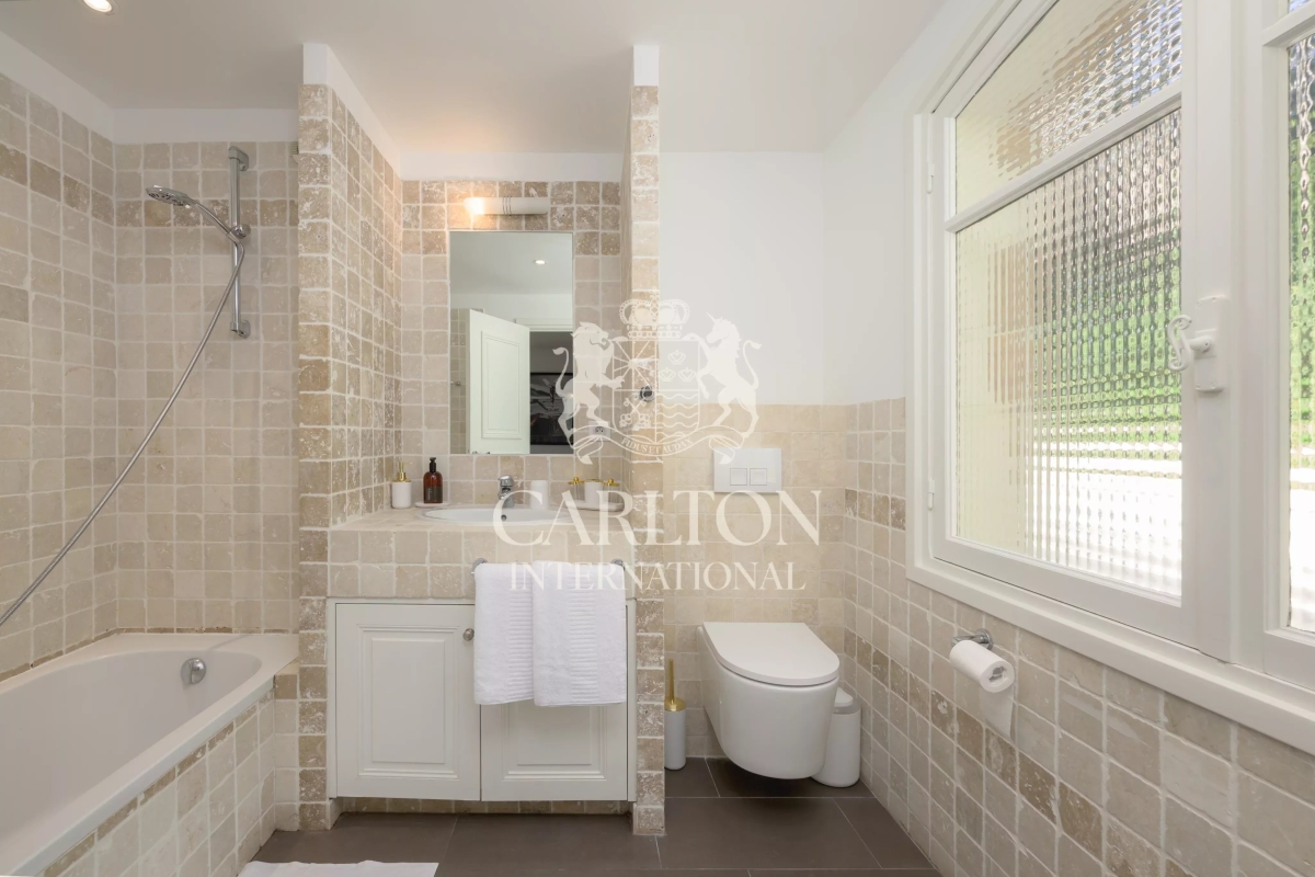 Maison de luxe à louer à Vallauris, 11 000 €, Photo 7