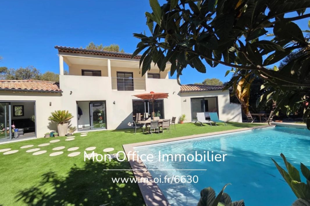 Maison de luxe à vendre à Pertuis, 699 000 €, Photo 1