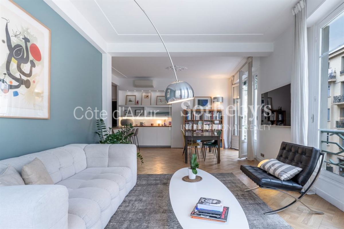 Luxury Apartment for sale in Nice, 680 000 €, Photo 2