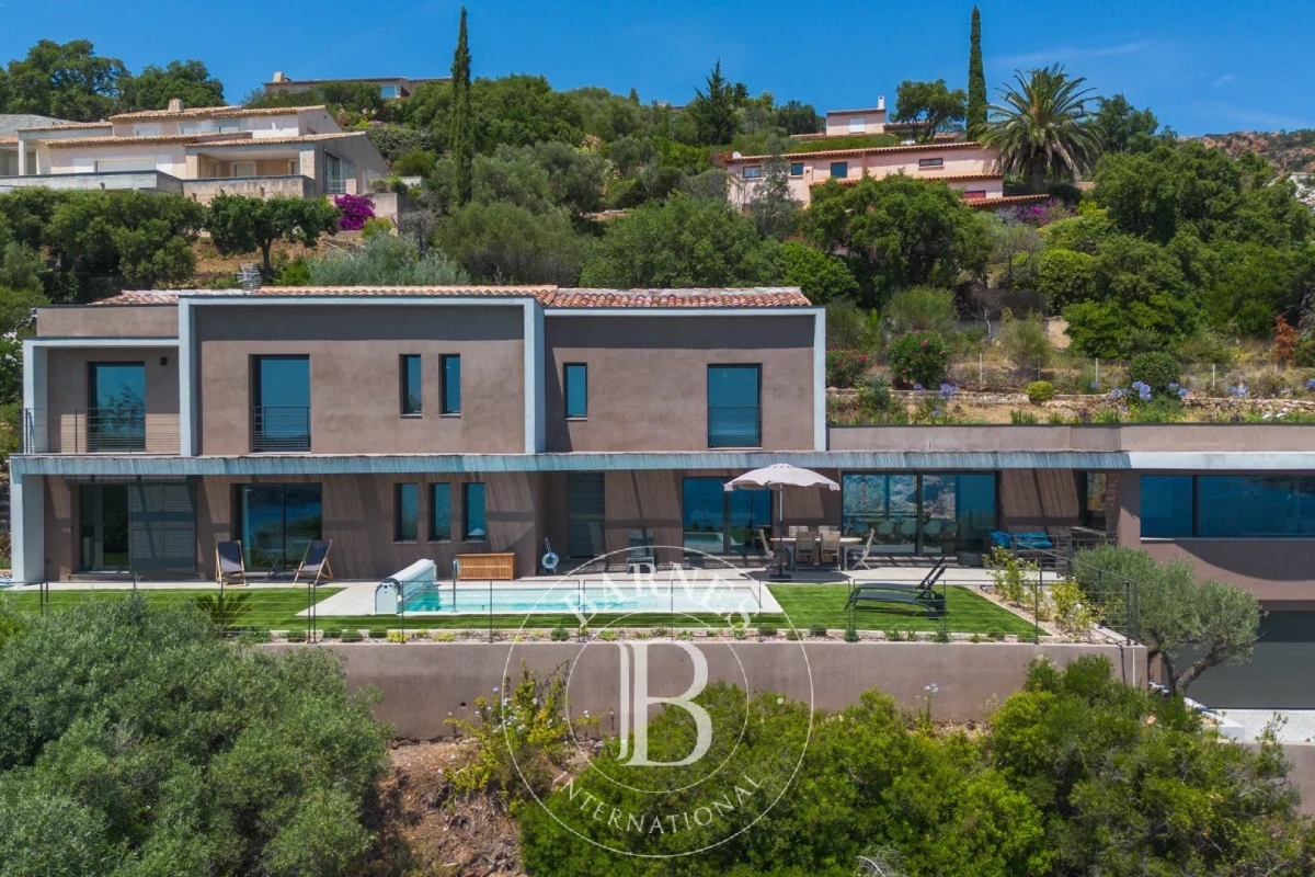 Luxury House for sale in Saint-Raphaël, 4 350 000 €, Photo 2