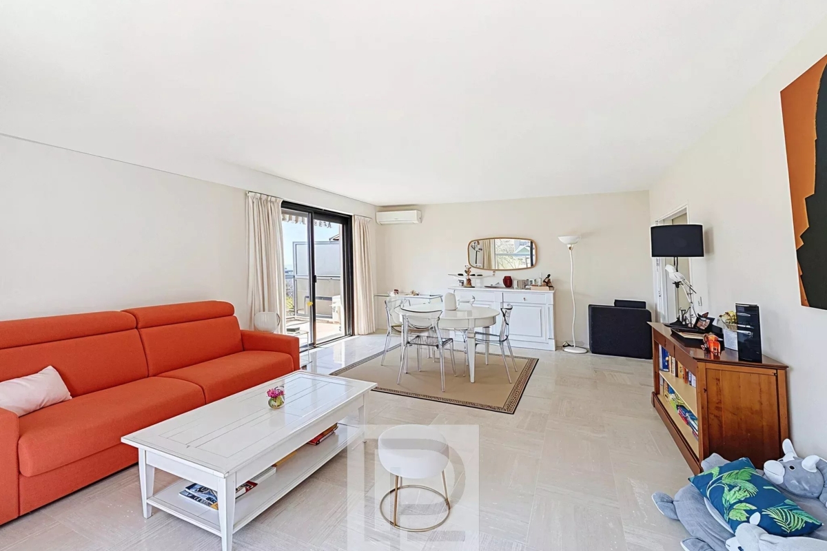 Luxury Apartment for sale in Cannes, 570 000 €, Photo 3