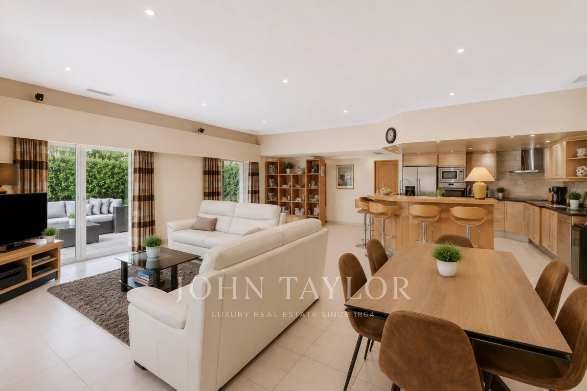 Maison de luxe à vendre à Saint-Tropez, 2 940 000 €, Photo 7