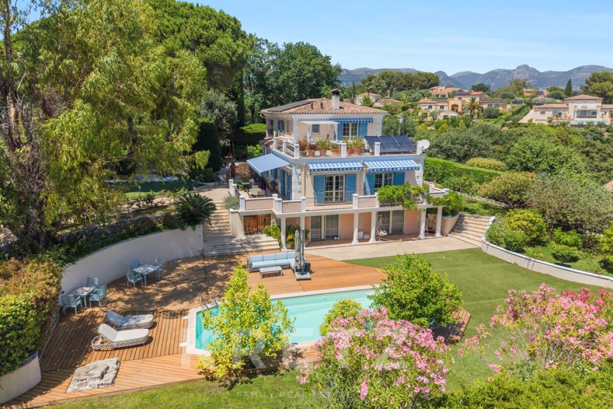 Maison de luxe à vendre à Saint-Paul-de-Vence, 2 850 000 €, Photo 1
