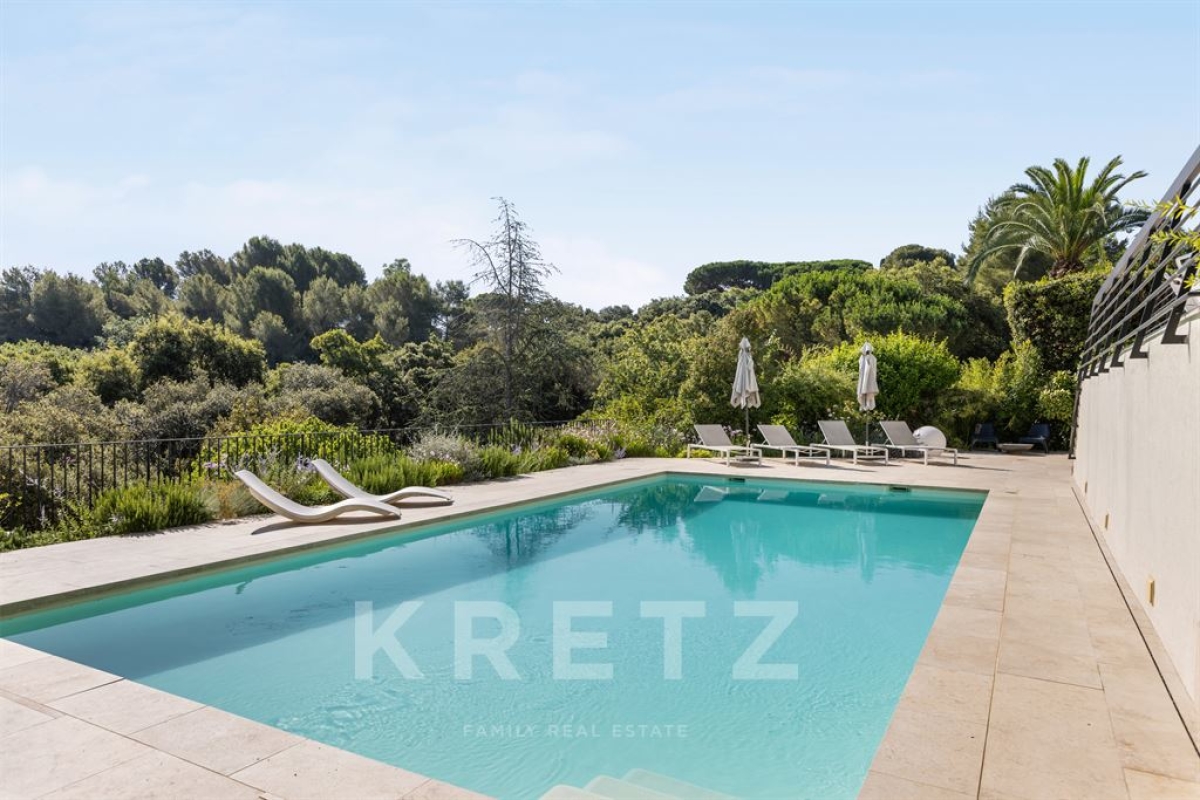Maison de luxe à vendre à Antibes, 1 850 000 €, Photo 2
