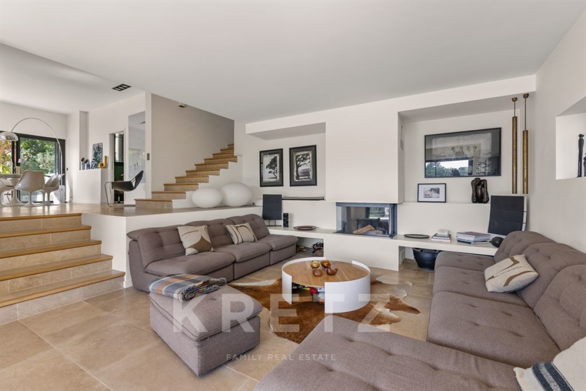 Maison de luxe à vendre à Antibes, 1 850 000 €, Photo 6