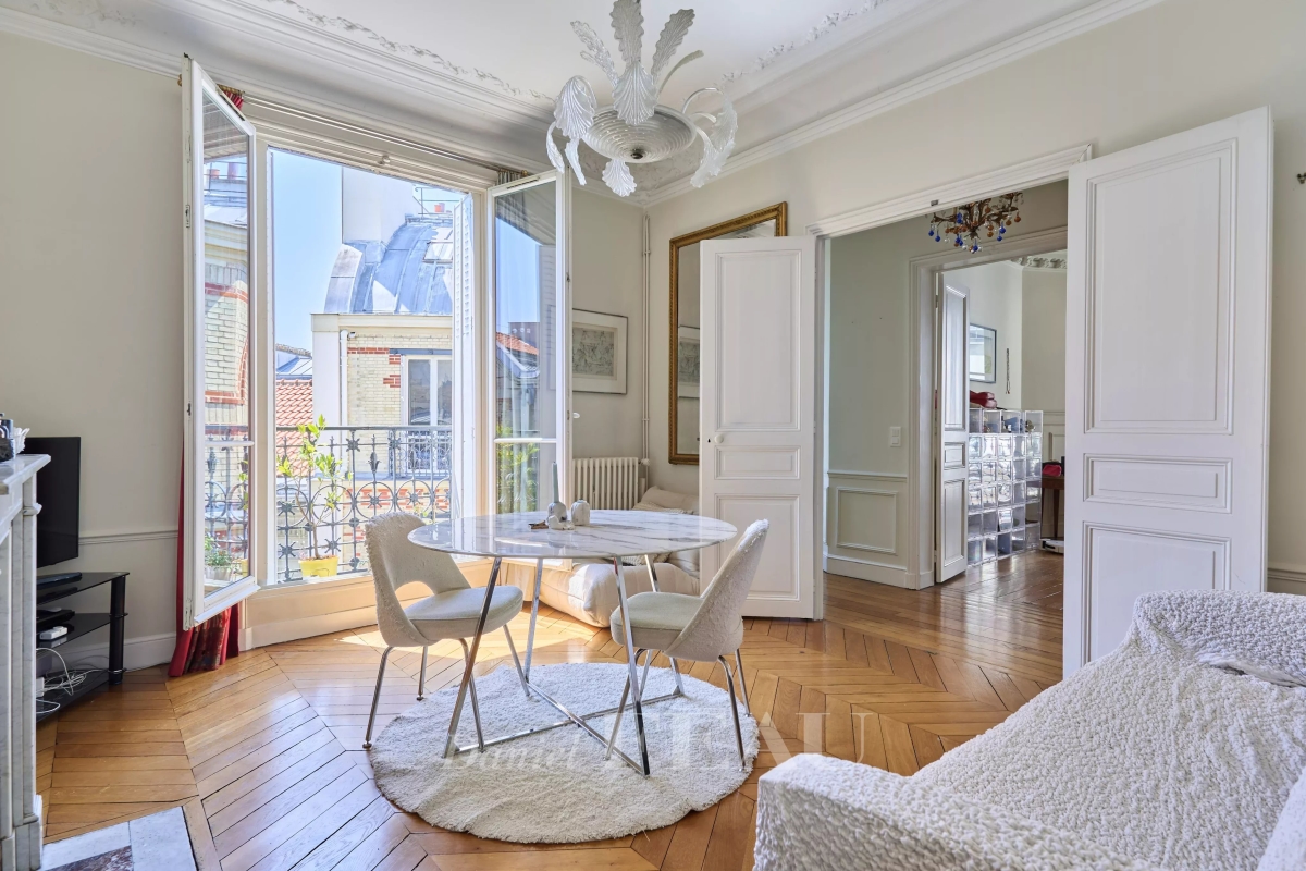 Appartement de luxe à vendre à Paris 10ème, 935 000 €, Photo 1