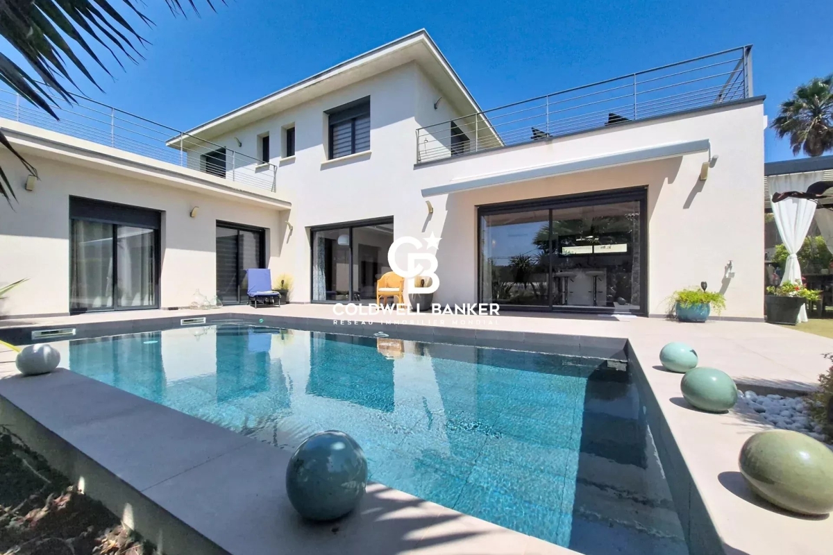Luxury House for sale in Saint-Aygulf, 1 334 000 €, Photo 2